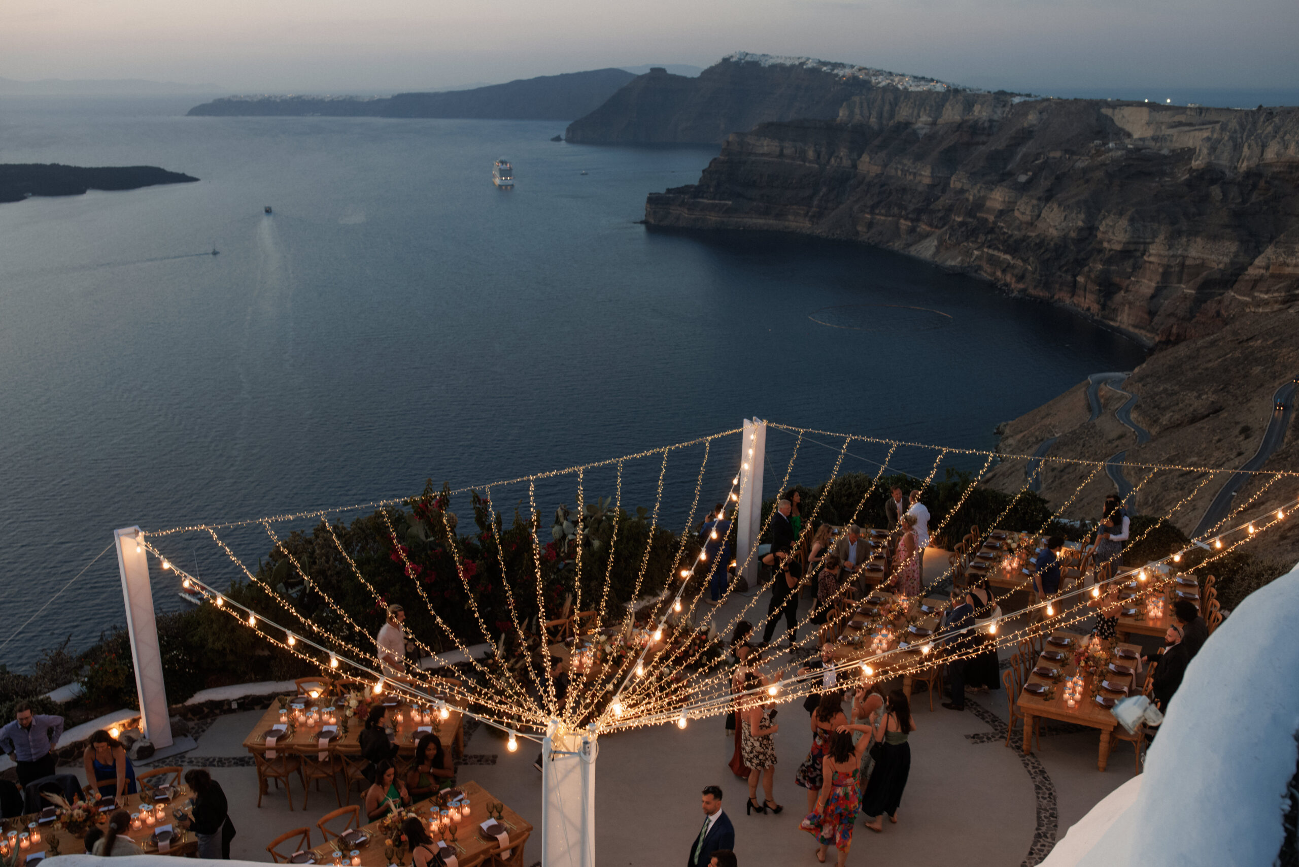 venetsanos-santorini